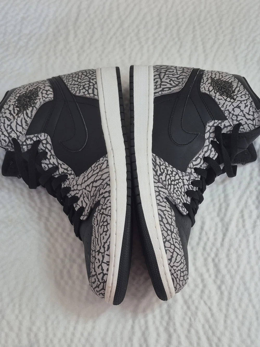 Jordan Air Jordan 1 Mid Top Black/Gray/White Elephant Print Sneakers 839115-013